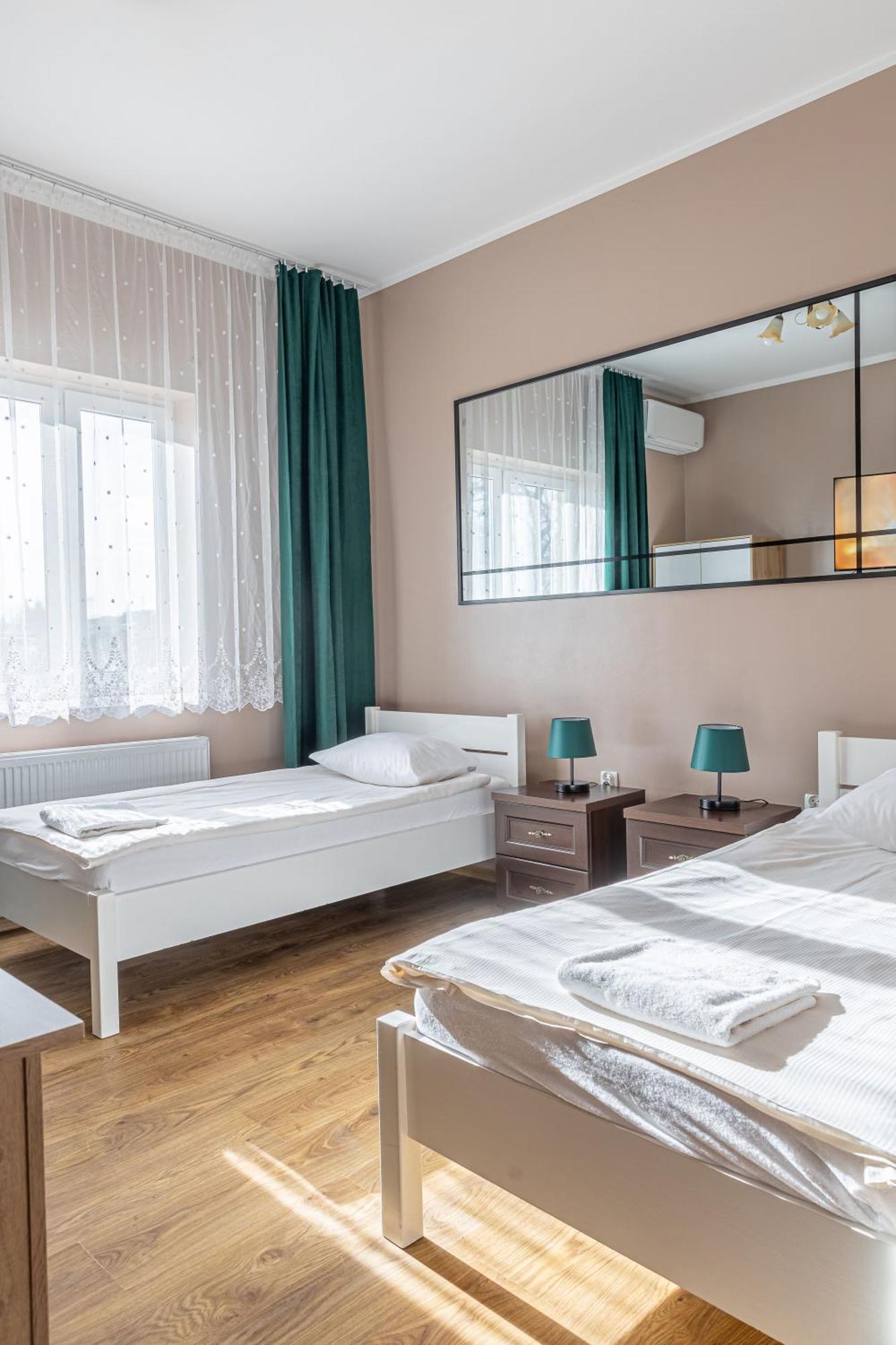 Motel "Plomyk" Kunowice Exteriör bild